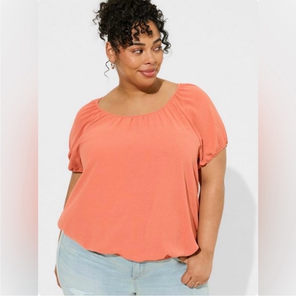 NWT Torrid 0 Seersucker Surplice Salmon top with open back - Picture 3 of 4